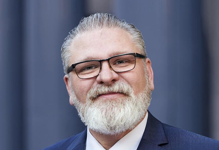 Dr. Andreas R. J. Schnee-Gronauer